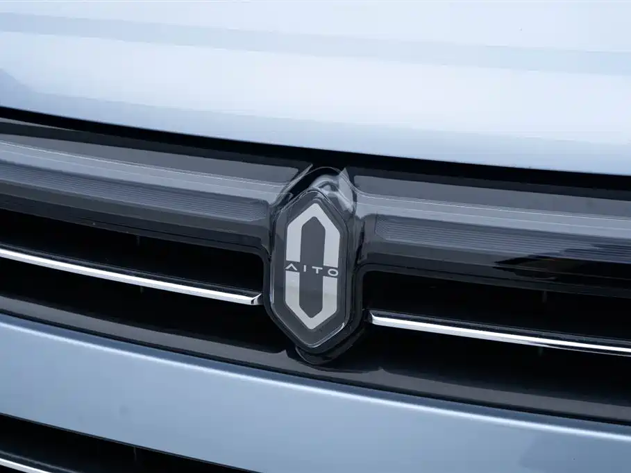 AITO Ask the world M7