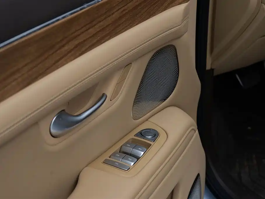 AITO Ask the world M7