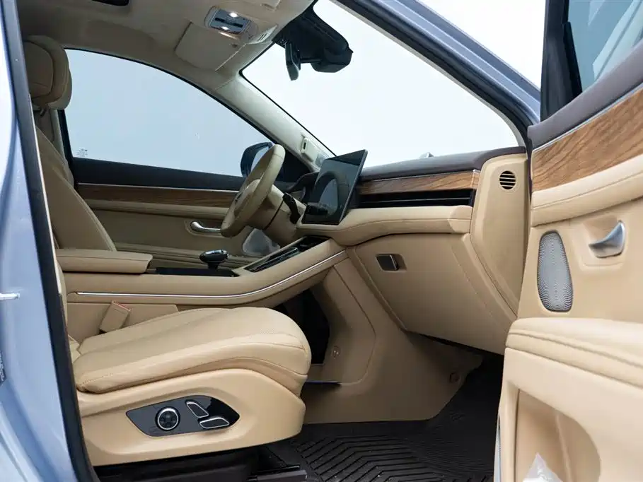 AITO Ask the world M7