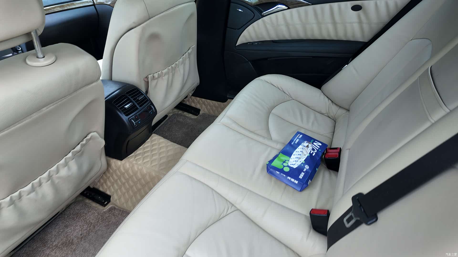 Mercedes-Benz E-Class, 2008 38