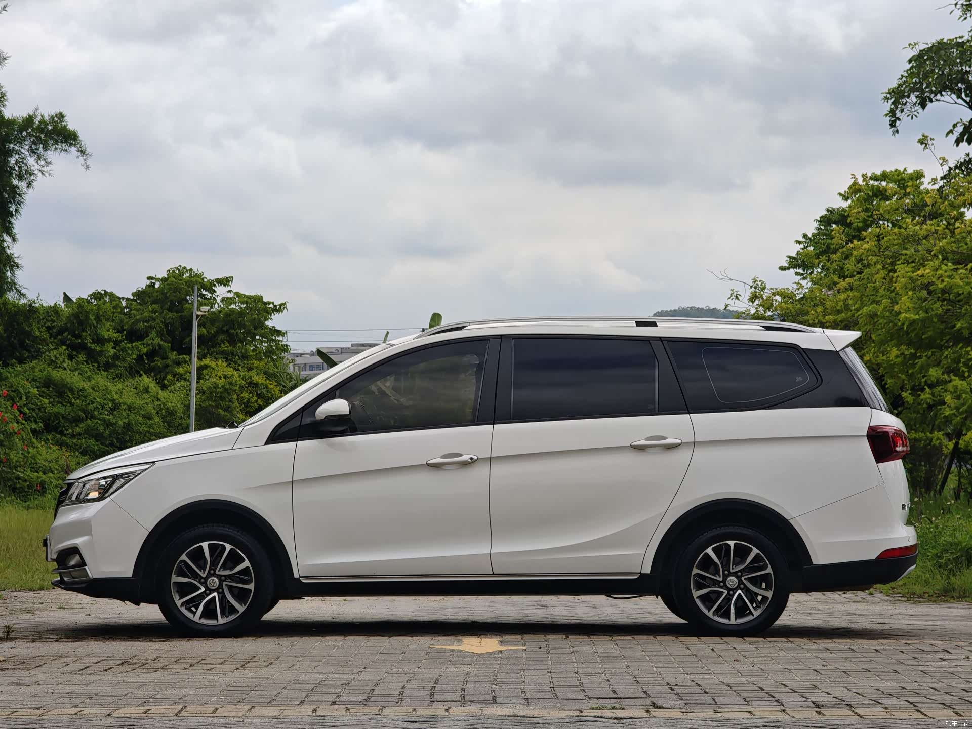 Wuling 730, 2019 15