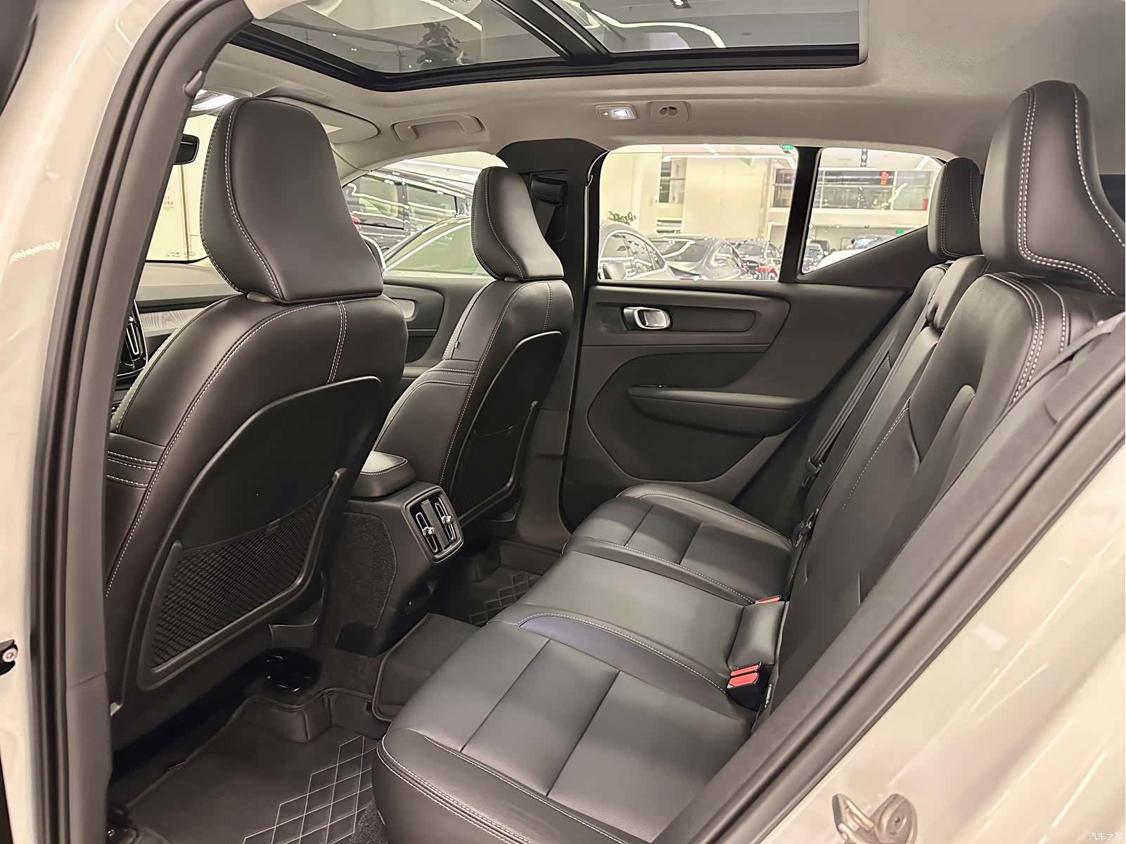 Volvo XC40, 2024 8