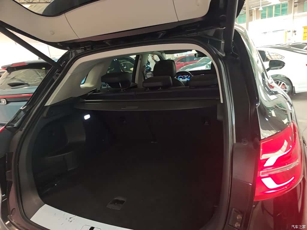 Hongqi HS5, 2023 19