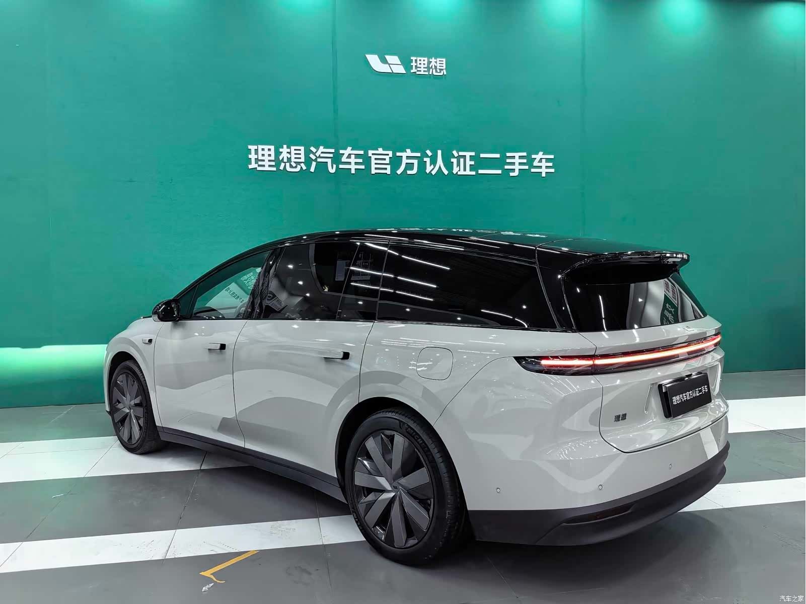 Li Auto i8, 2025 6