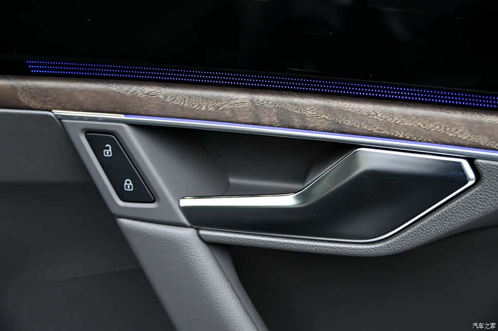Volkswagen Touareg, 2025 29