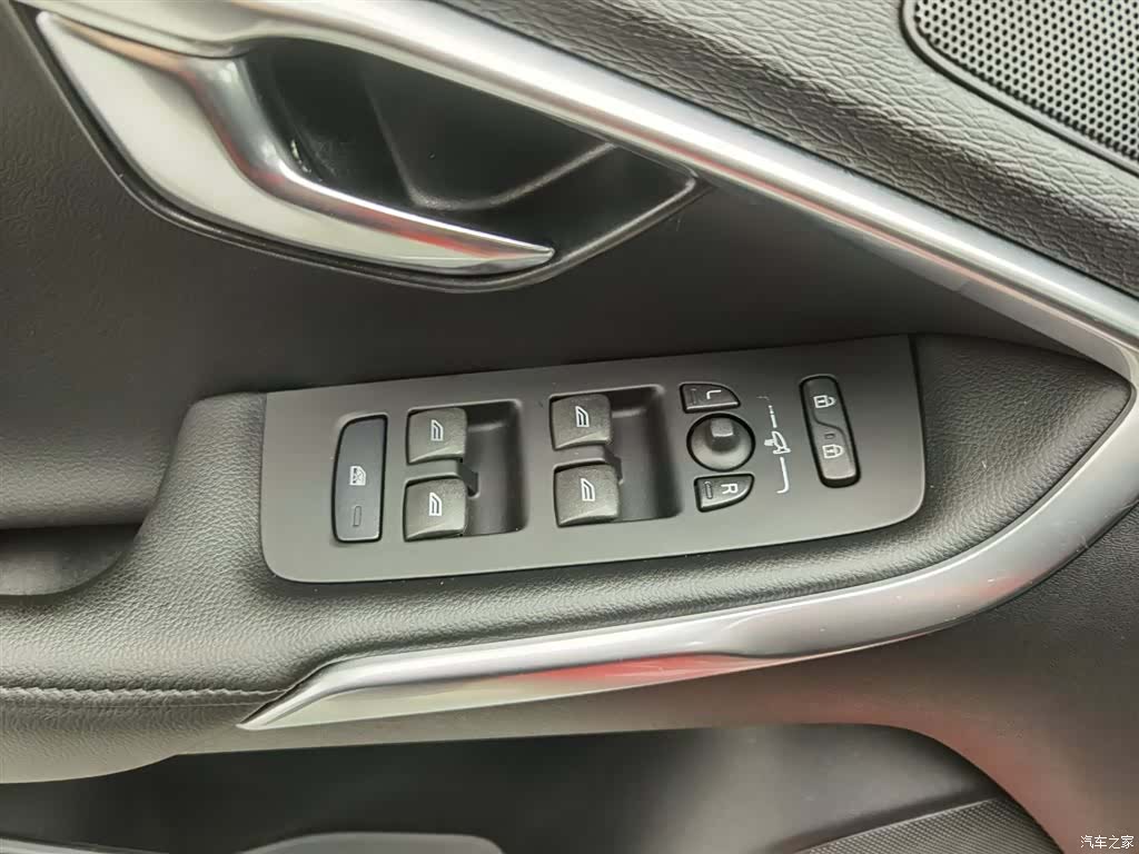 Volvo V40, 2015 9