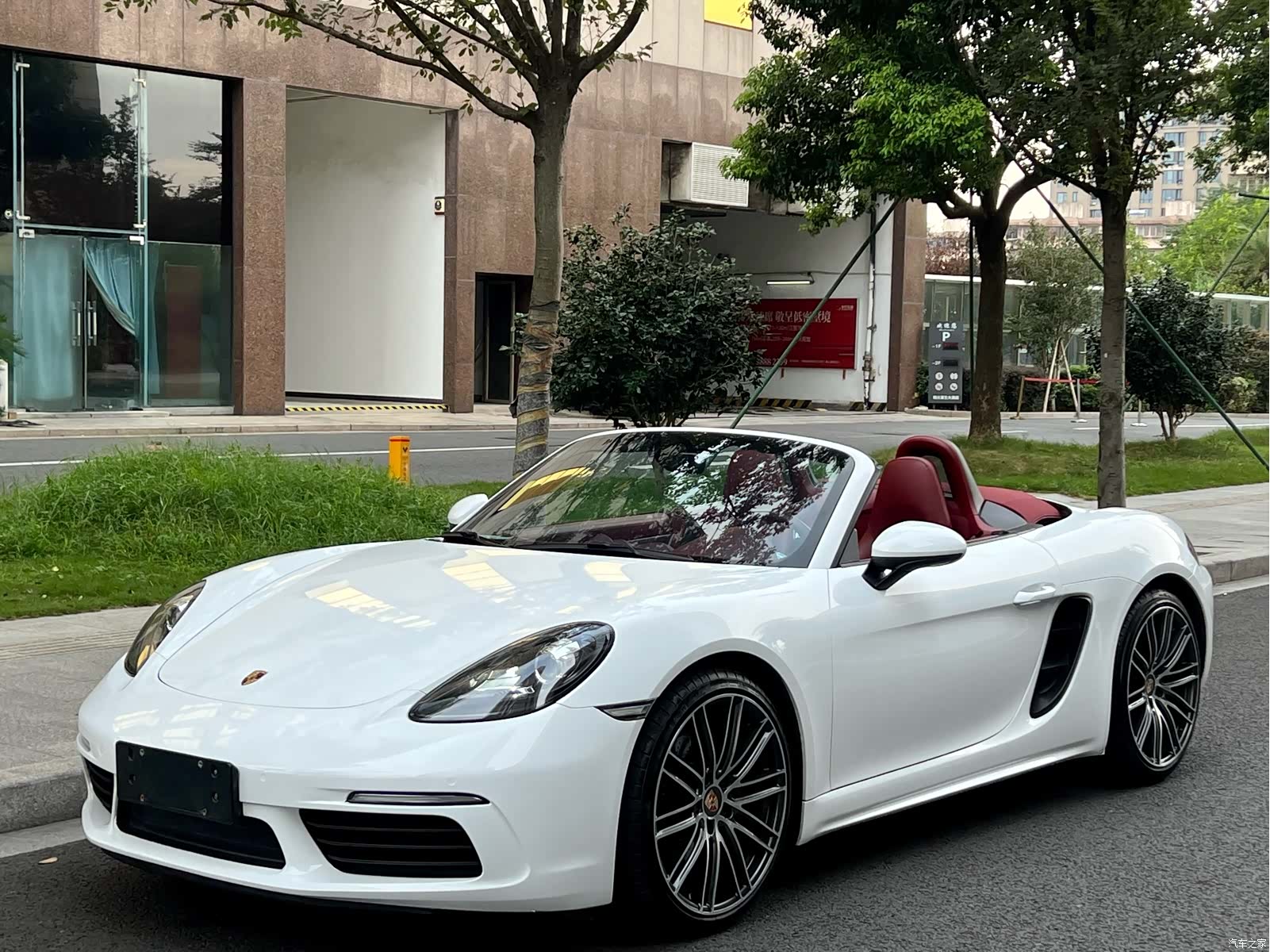 Porsche Boxster, 2020 1