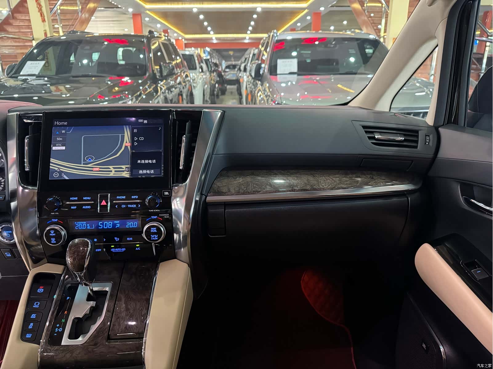 Toyota Vellfire, 2021 8