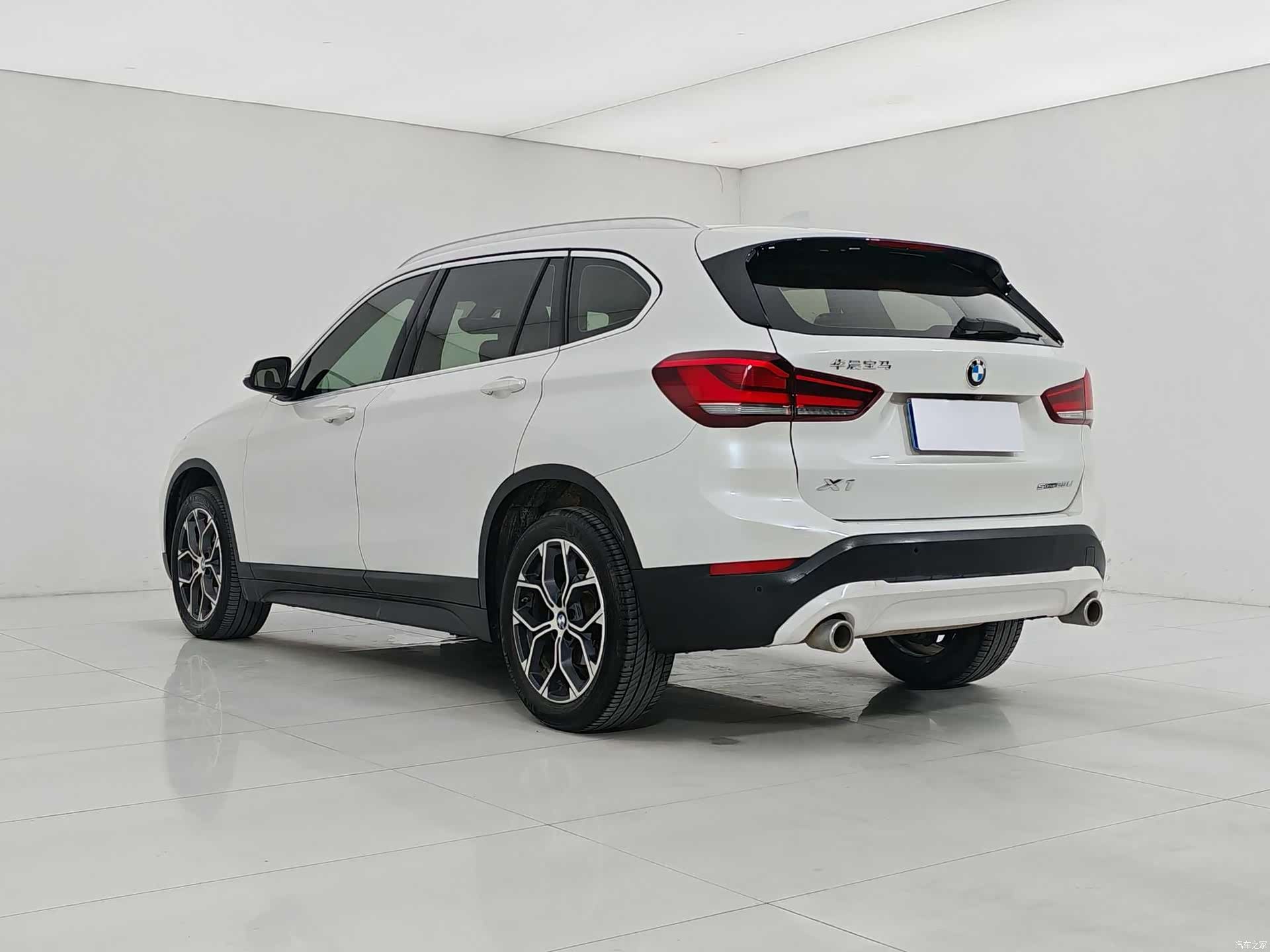 BMW X1, 2020 все фото