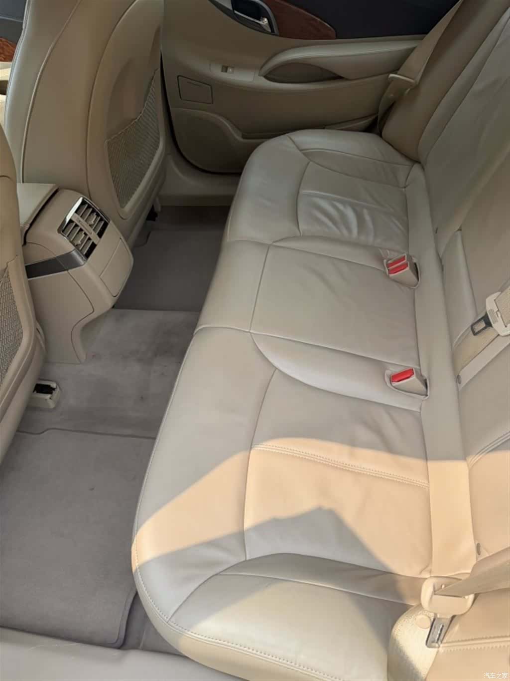Buick LaCrosse, 2011 6