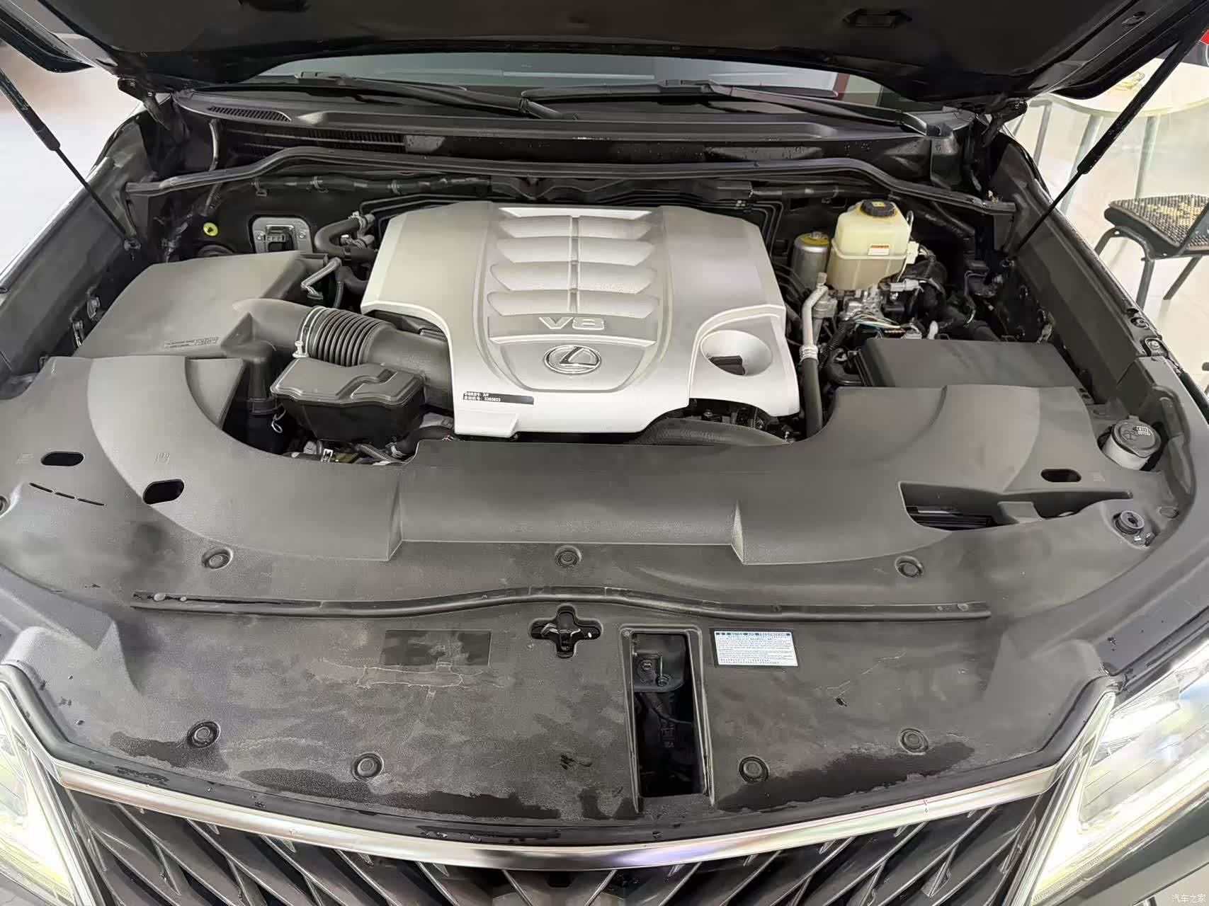 Lexus LX, 2019 14