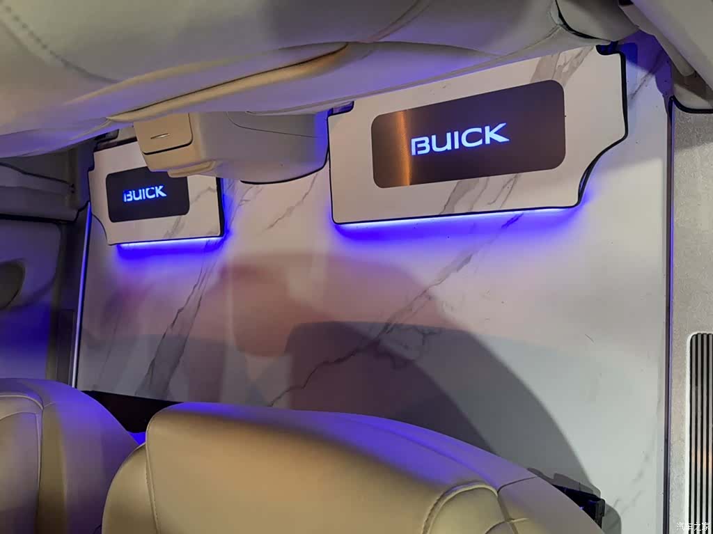 Buick GL8, 2022 4