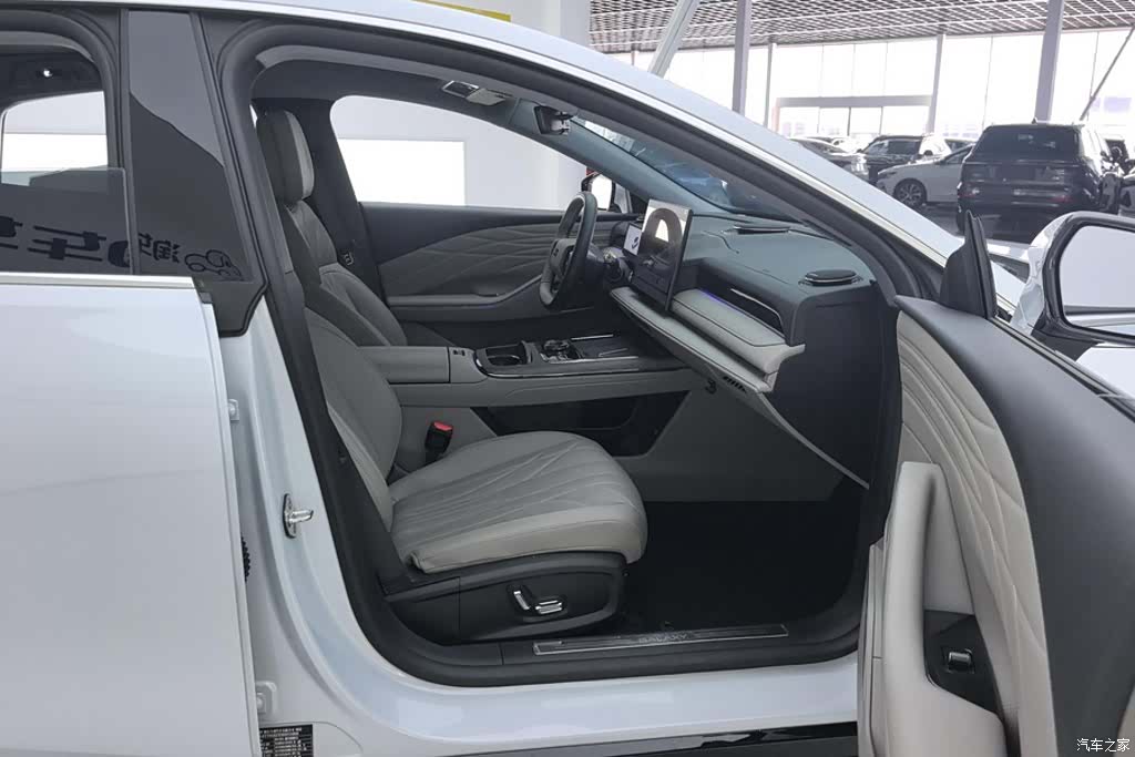 Geely 8, 2026 8