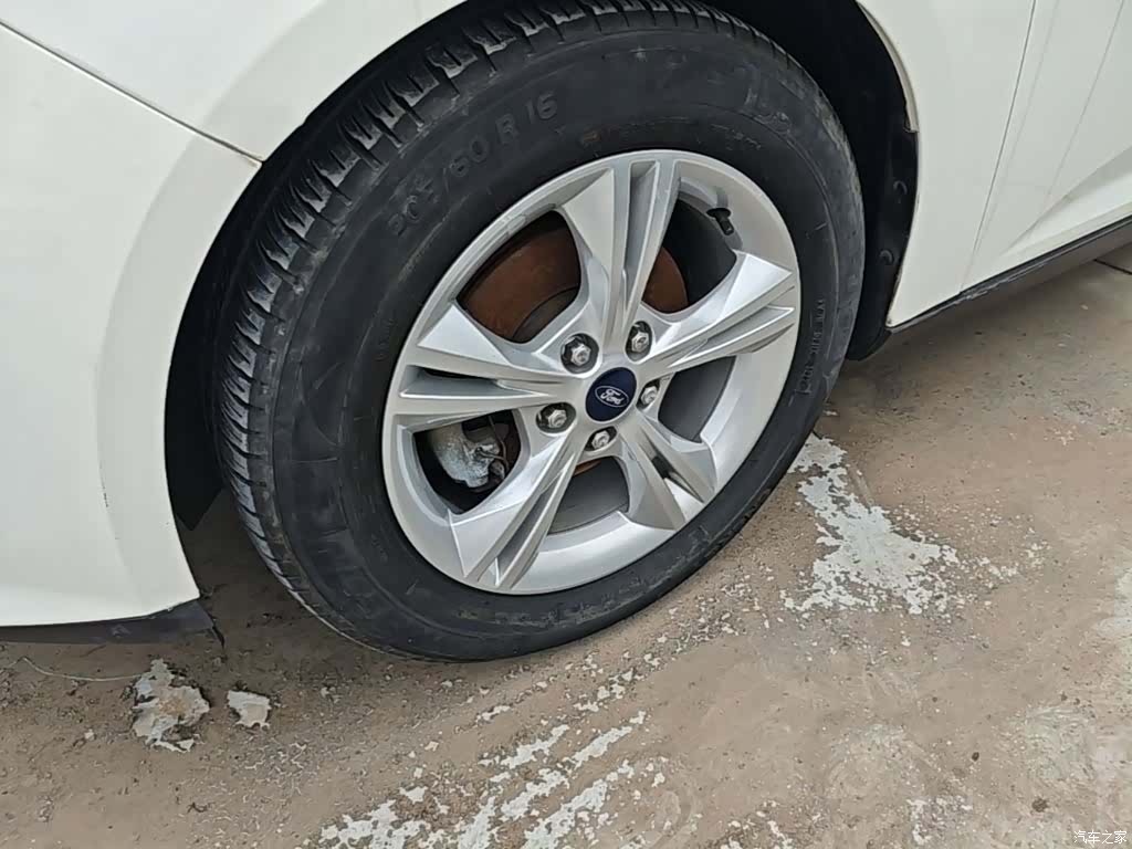 Ford Focus, 2014 23