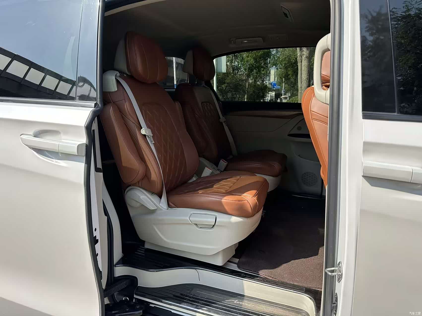 Buick GL8, 2019 11