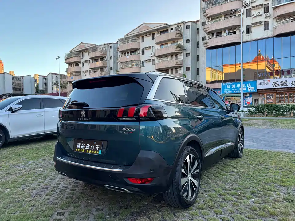 Peugeot 5008