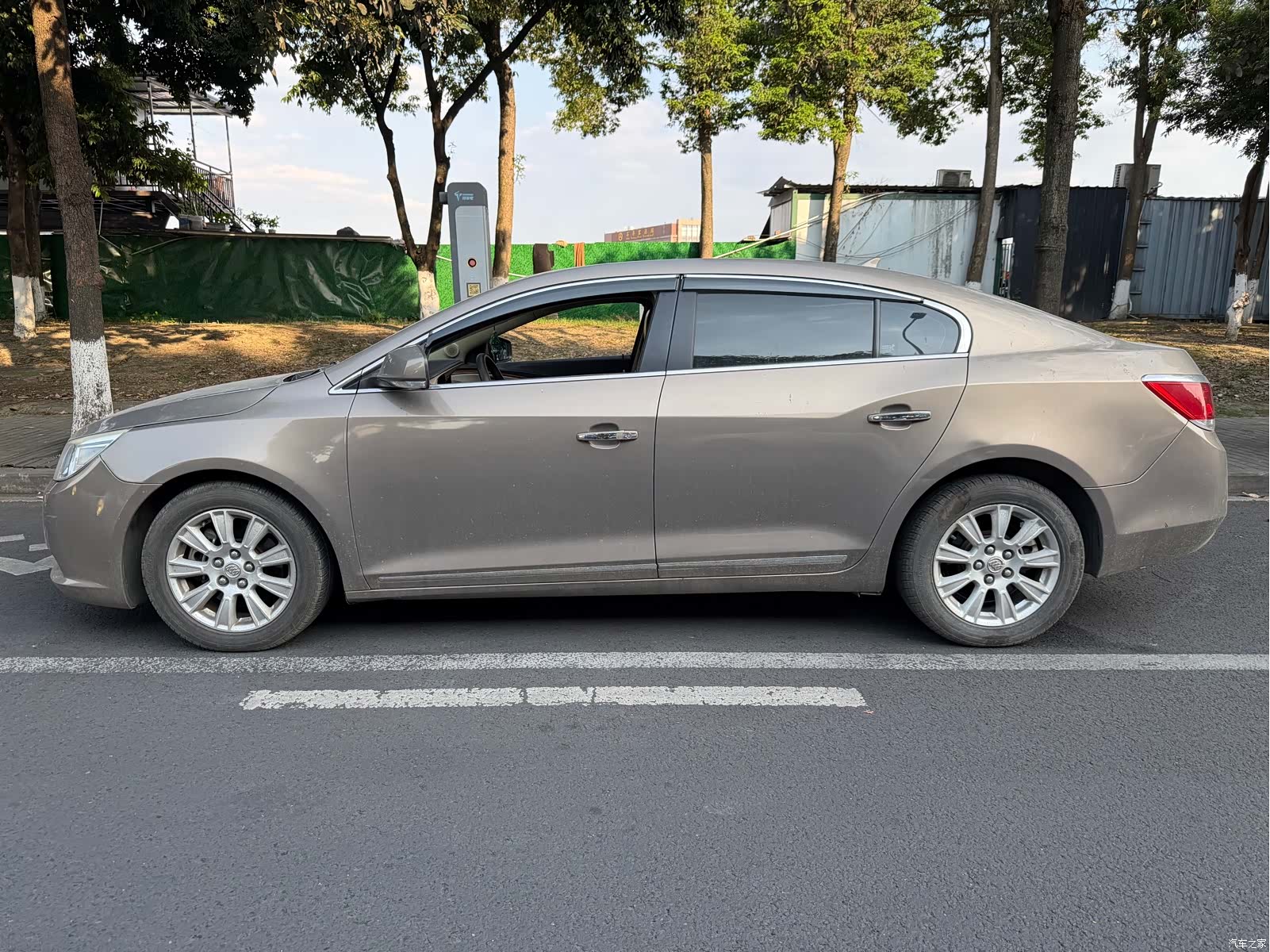 Buick LaCrosse, 2012 3