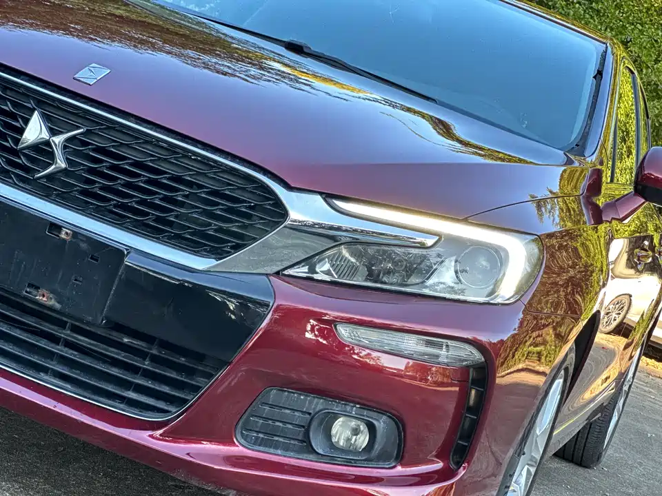 DS 4S