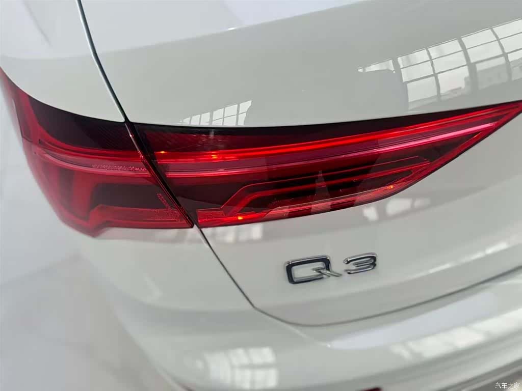Audi Q3, 2023 14