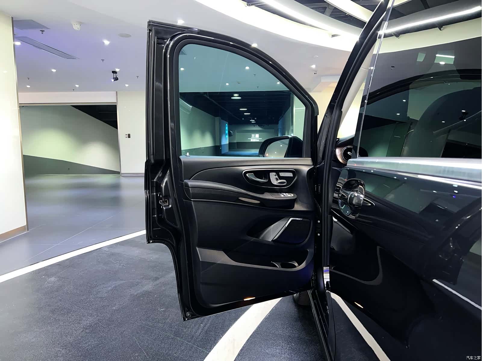Mercedes-Benz V-Class, 2020 12