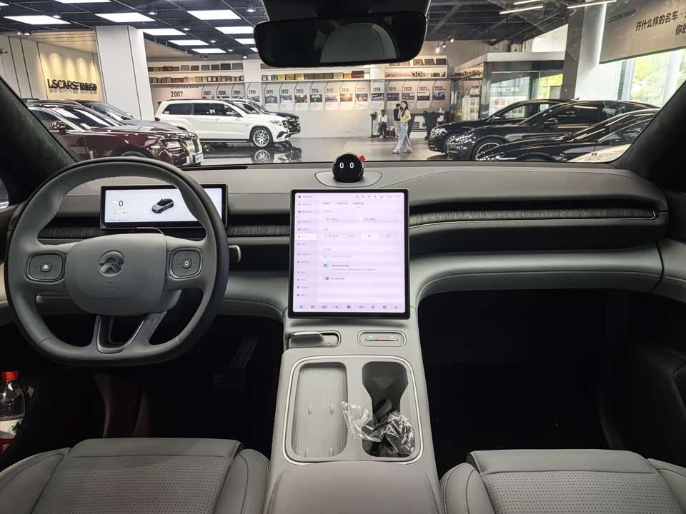 NIO ES6