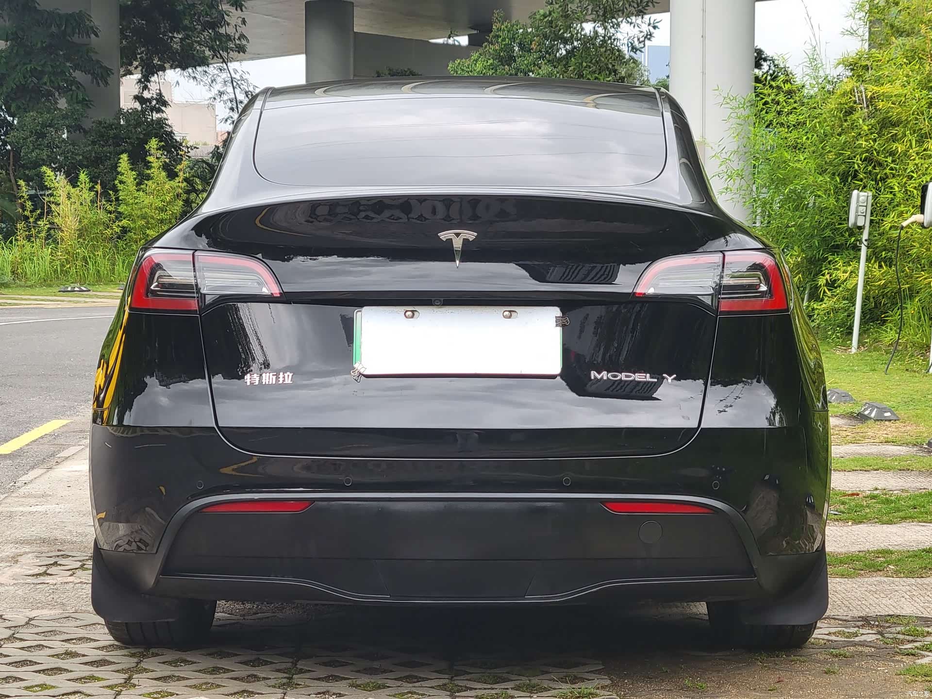 Tesla Model Y, 2023 15