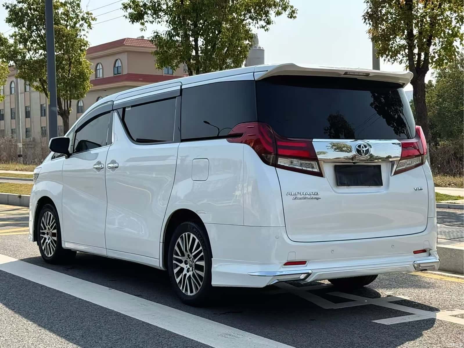 Toyota Alphard, 2015 6