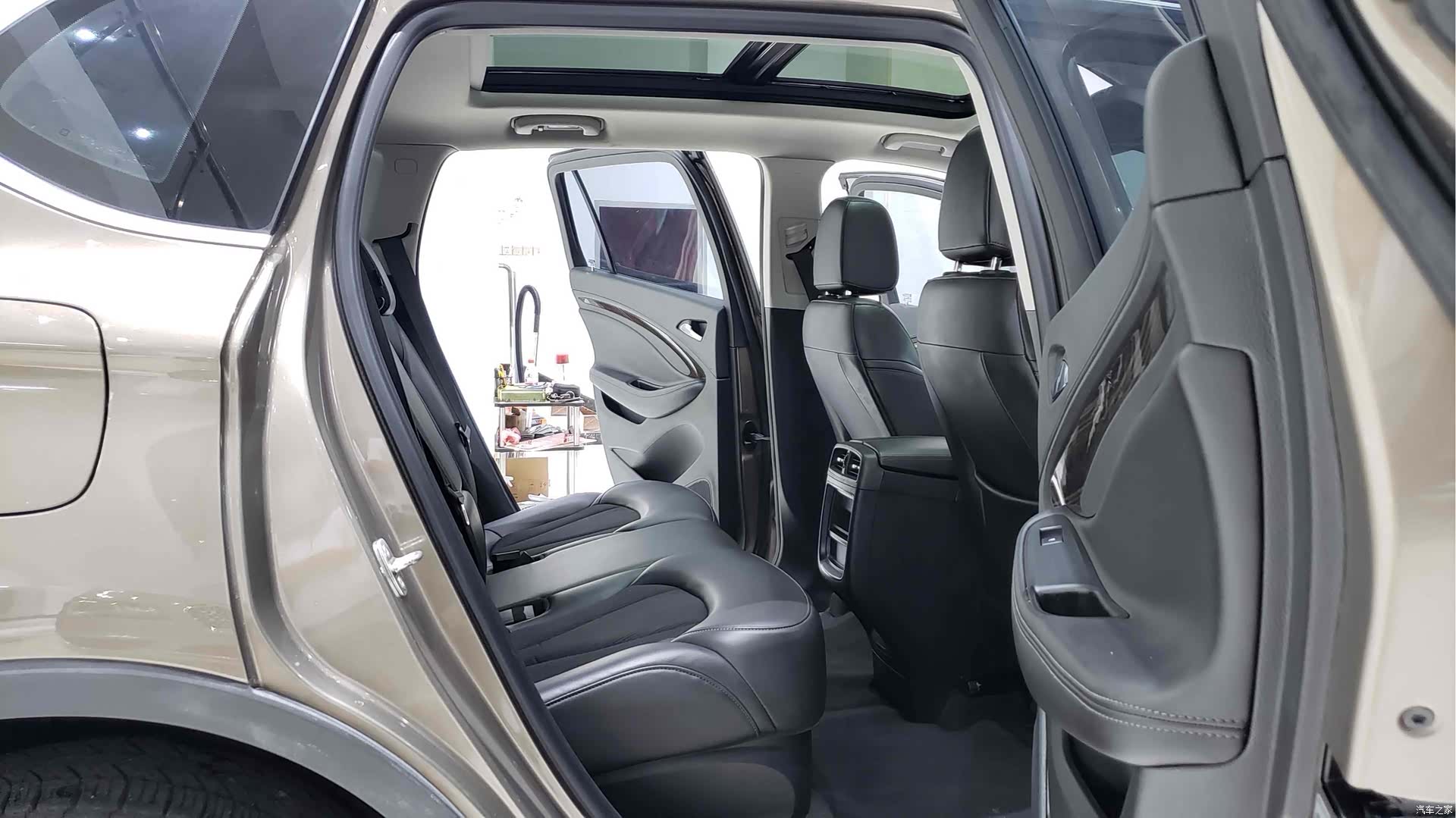 Buick Envision Plus, 2018 10