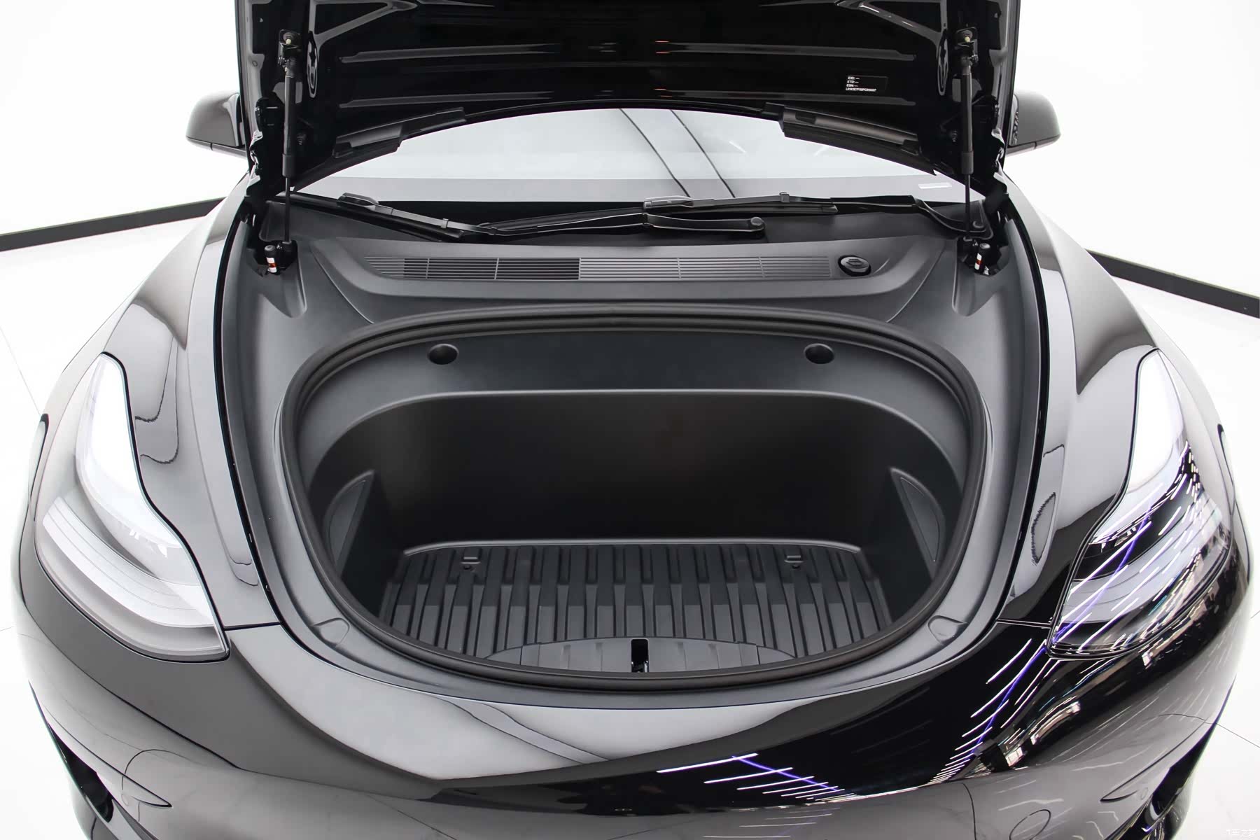 Tesla Model 3, 2023 11
