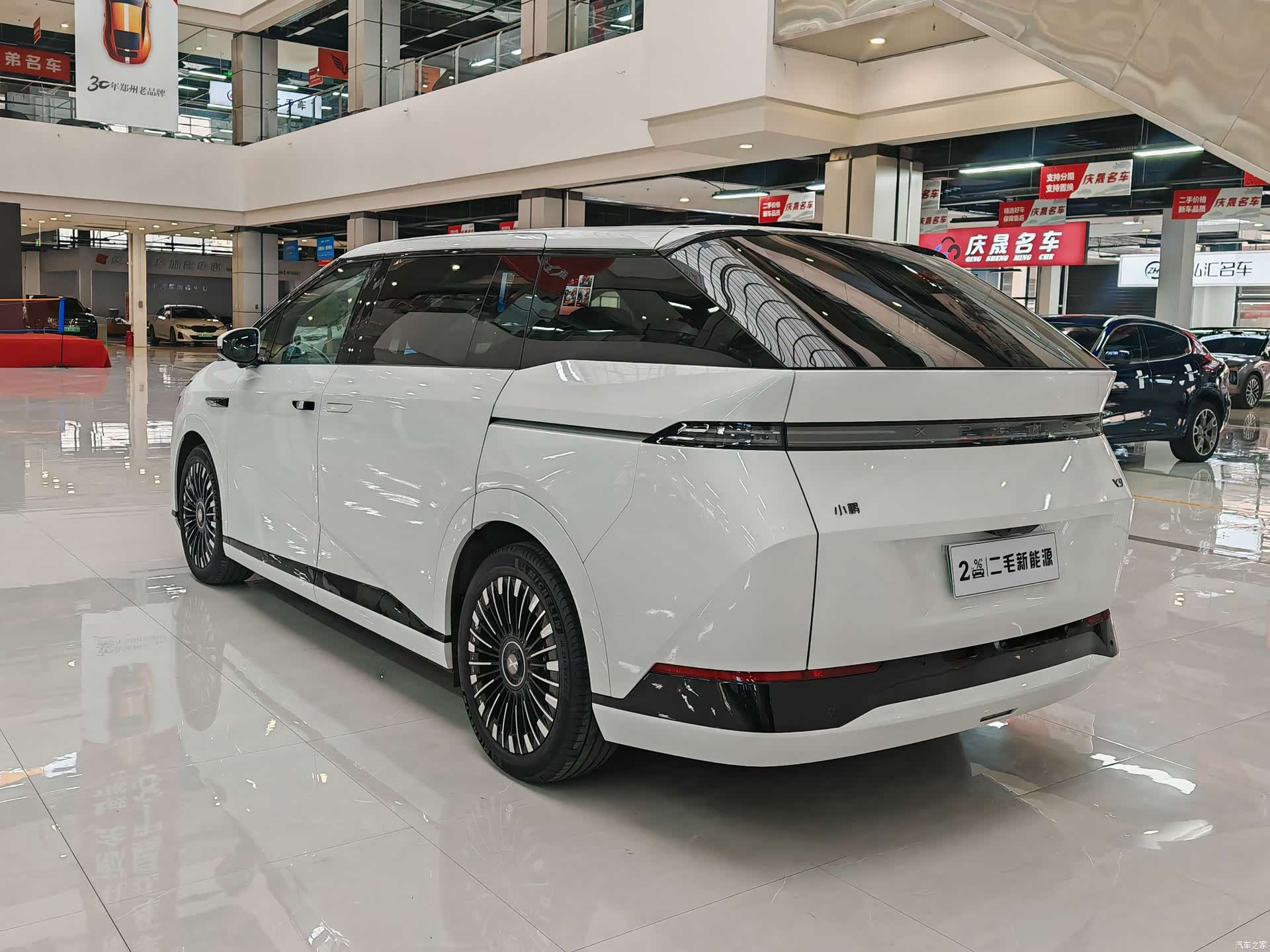 Xpeng X9, 2025 все фото