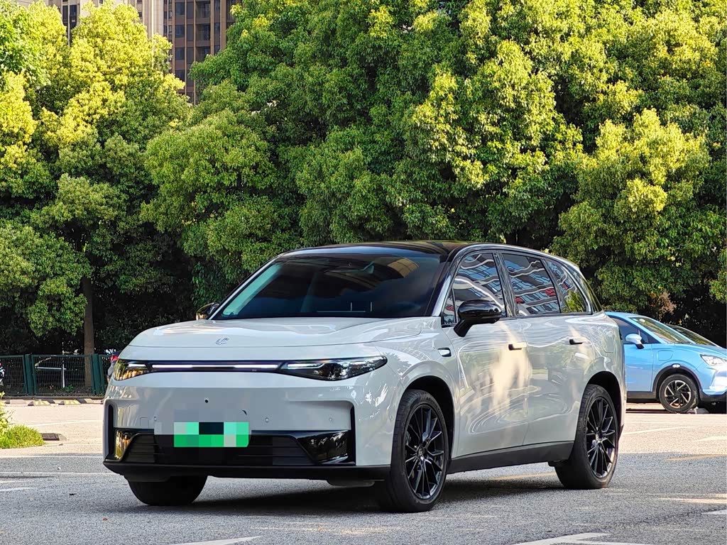 Leapmotor C10