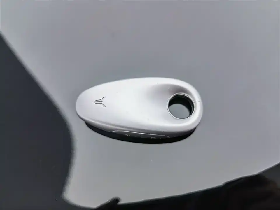 VOYAH Lantu chasing light