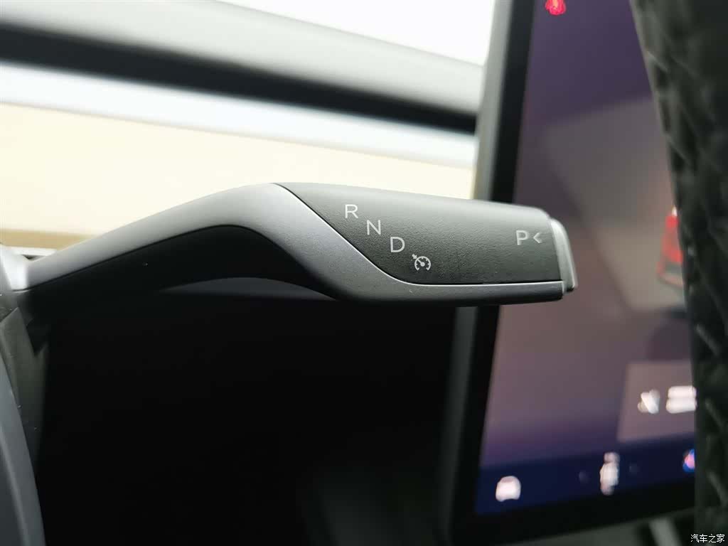 Tesla Model Y, 2023 13