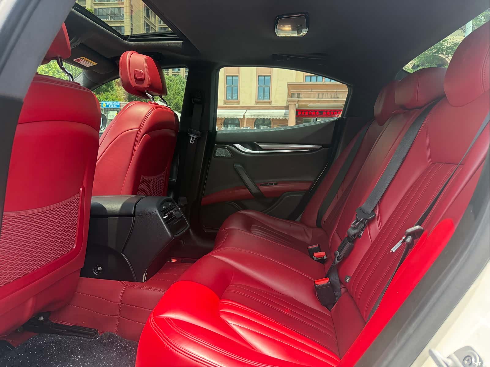 Maserati Ghibli, 2018 16
