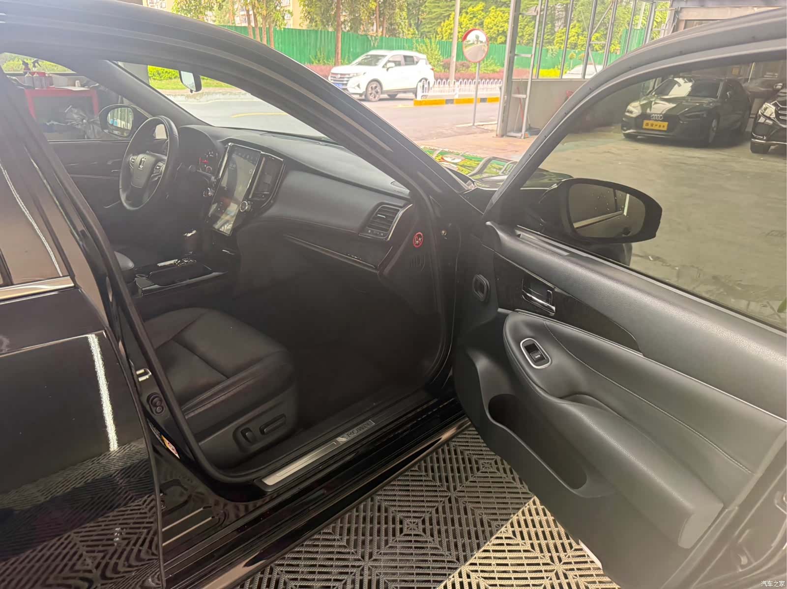 Toyota Crown, 2019 17