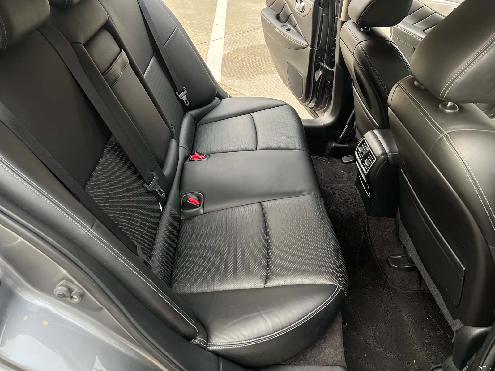 Infiniti Q50, 2014 11