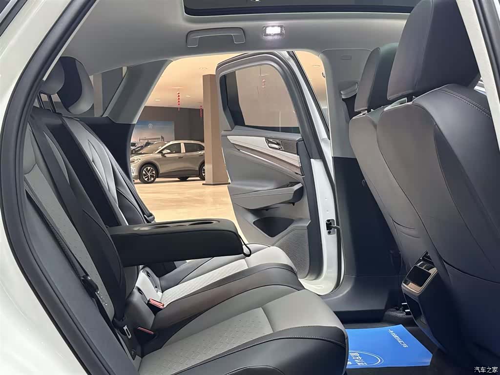 Volkswagen ID.7, 2026 14