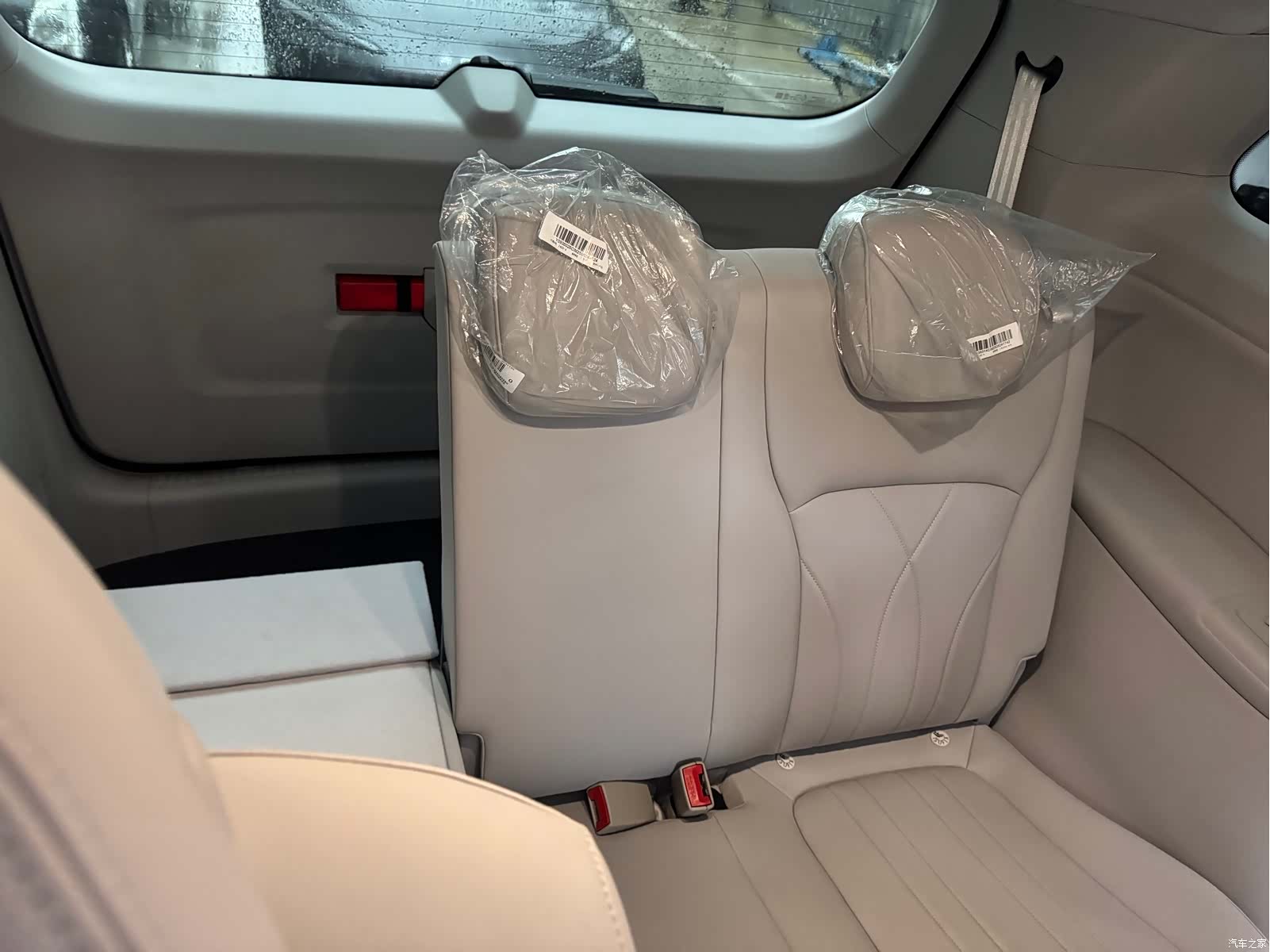 Roewe iMAX8, 2025 10