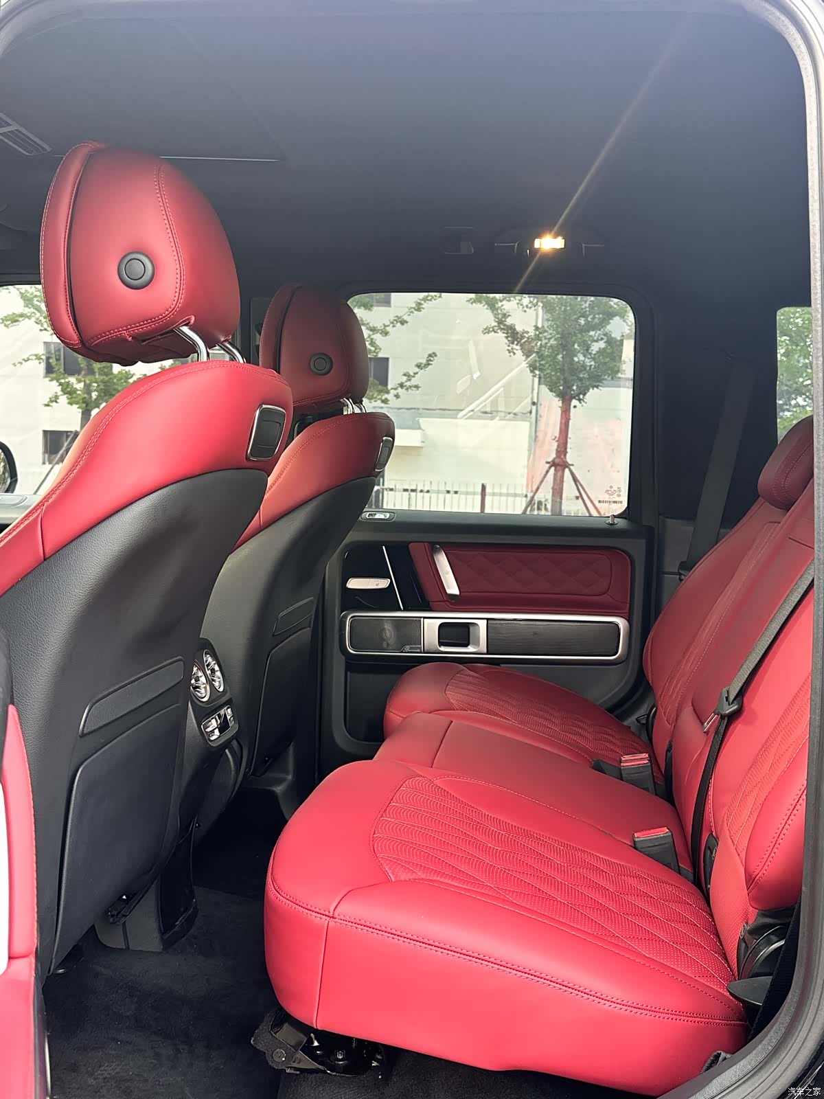 Mercedes-Benz G-Class, 2024 15