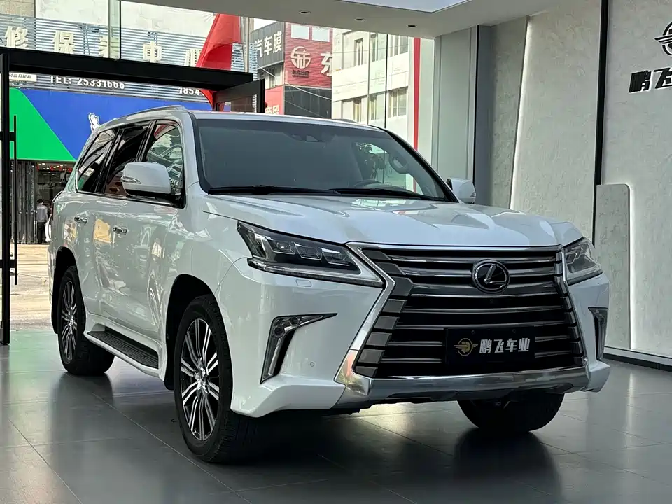 Lexus LX