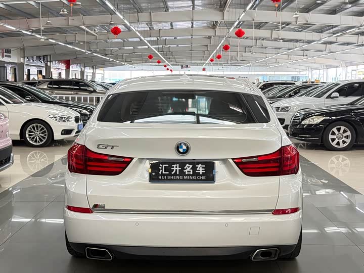 BMW 5 Series GT 2014 528i Leading