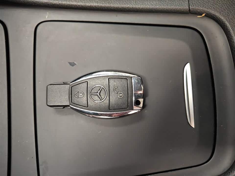 Mercedes-Benz GLA Mercedes-Benz GLA
