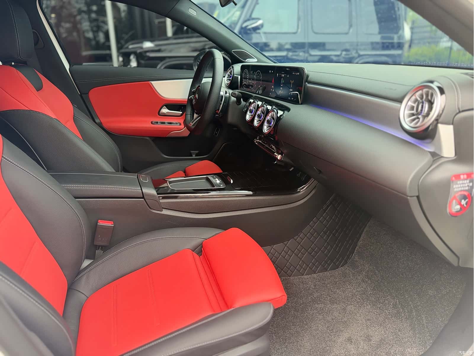 Mercedes-Benz A-Class, 2025 24
