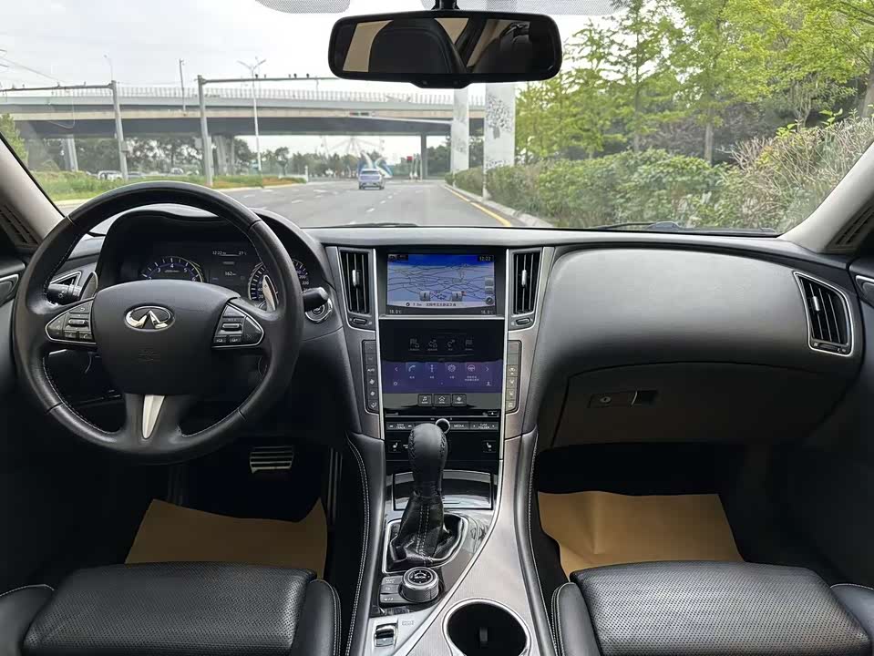 Infiniti Q50L