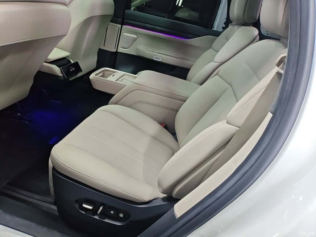 NIO ES8, 2023 17