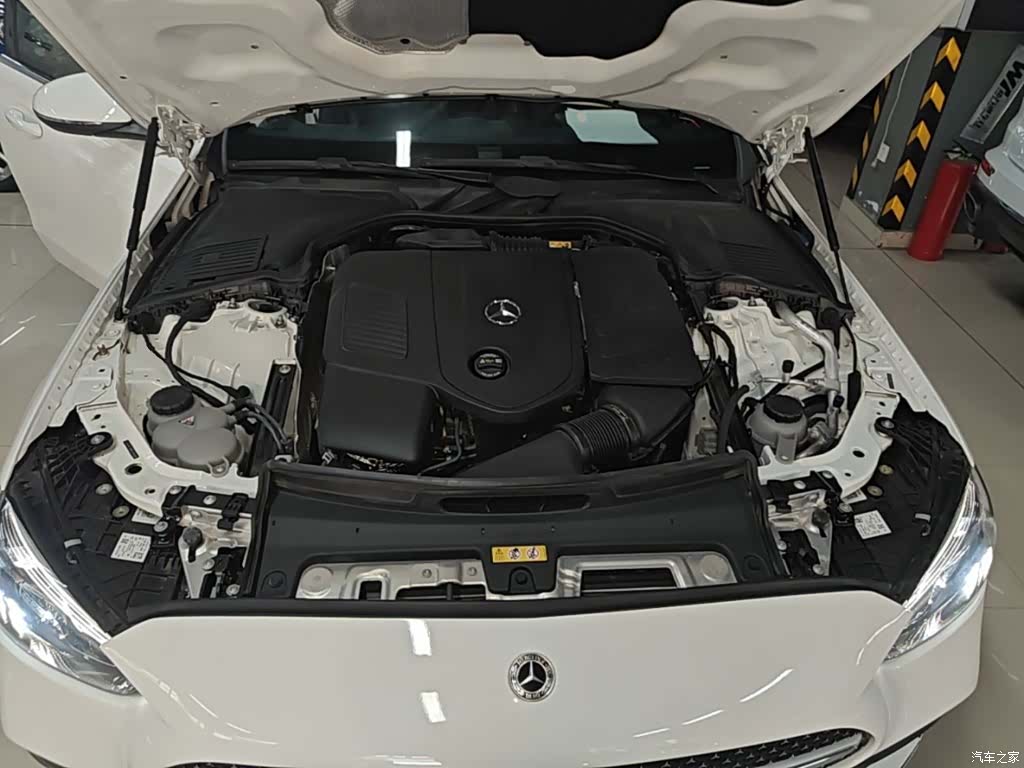 Mercedes-Benz C-Class, 2024 20