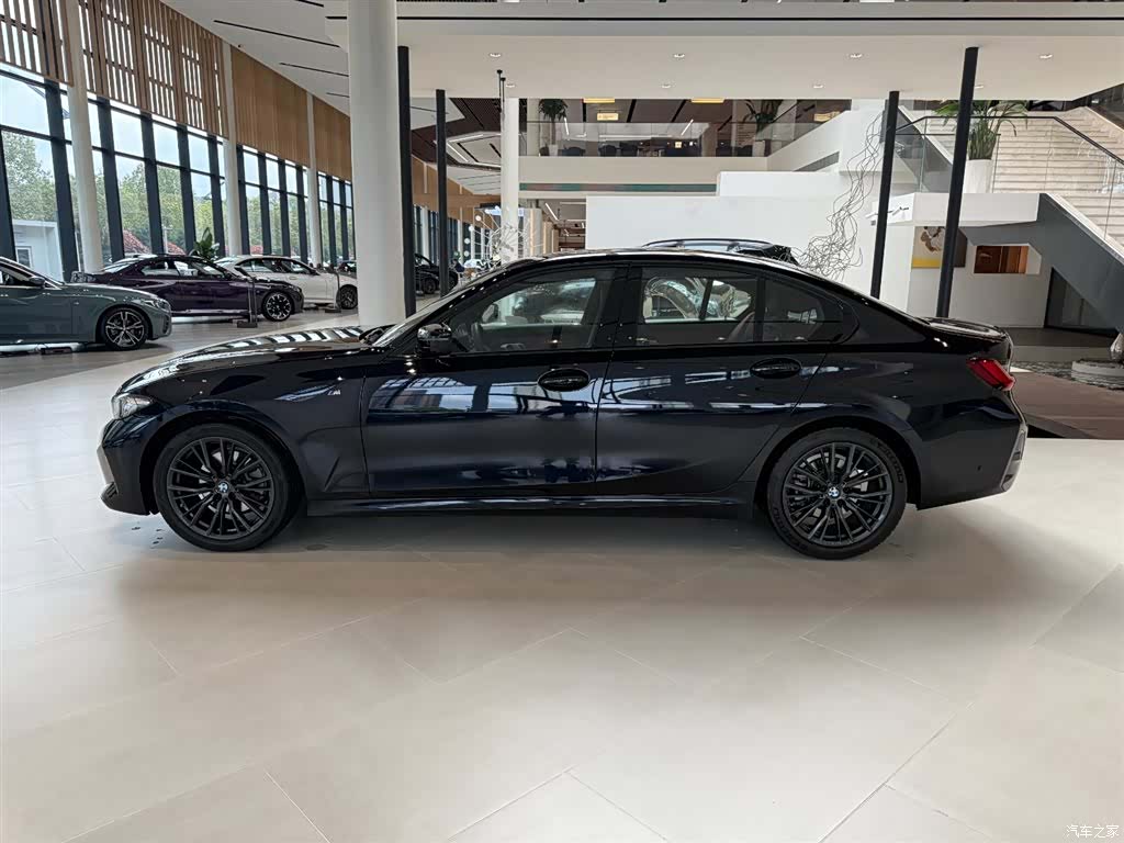 BMW 3 Series, 2024 10