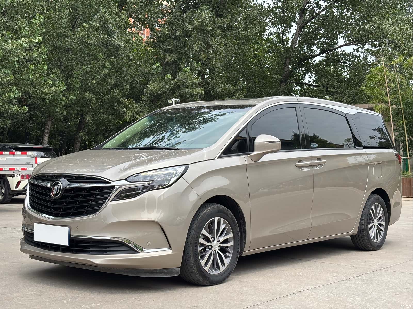 Buick GL8, 2022 1