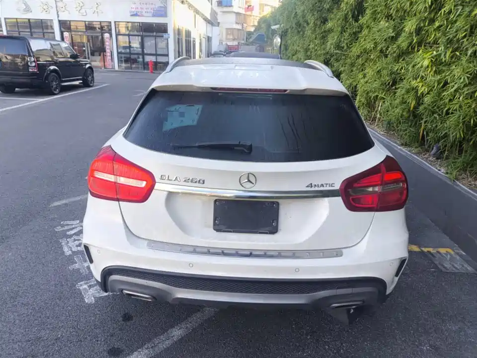 Mercedes-Benz GLA