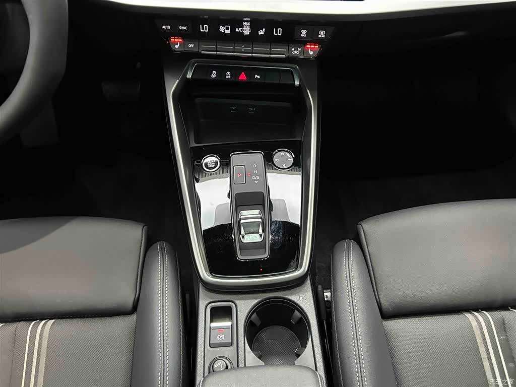 Audi A3, 2022 все фото